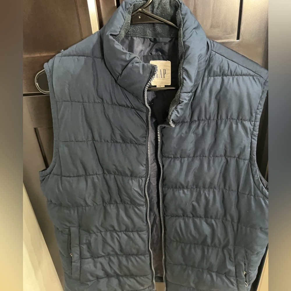 Men gap vest size Medium